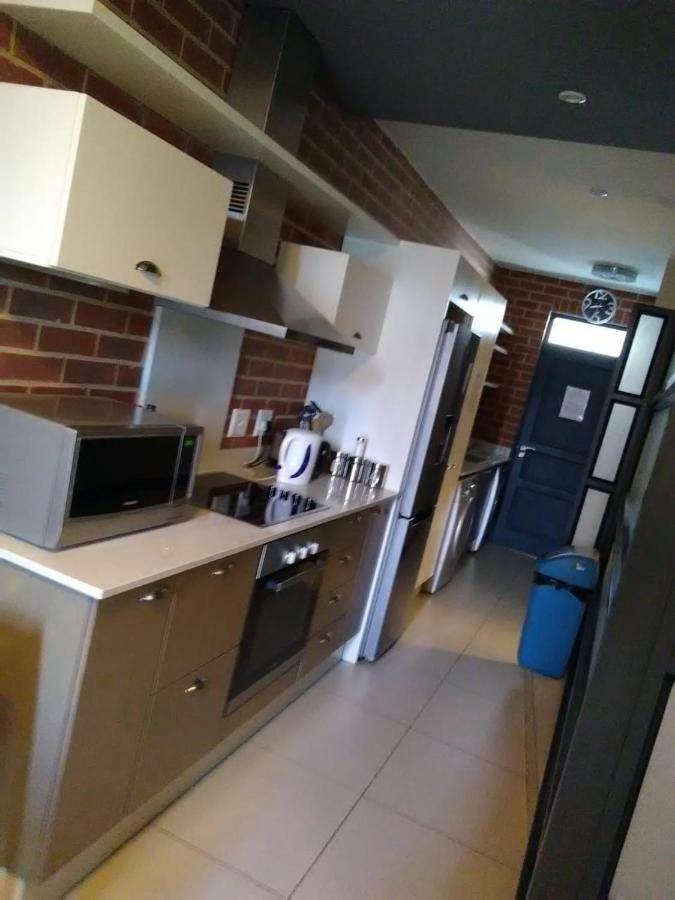 Rosebank Accommodation Johannesbourg Extérieur photo